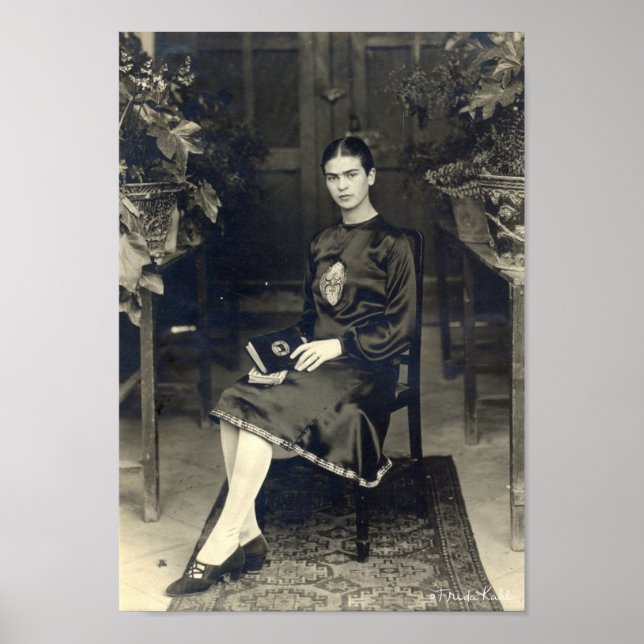 Frida Kahlo Seated Poster (Framsidan)