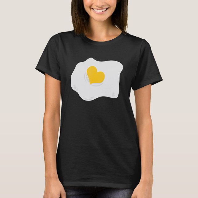 Fried Egg Heart Egg Pun Vegan Breakfast T Shirt (Framsida)