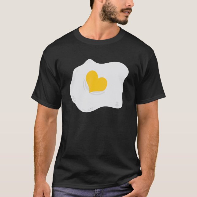 Fried Egg Heart Egg Pun Vegan Breakfast T Shirt (Framsida)