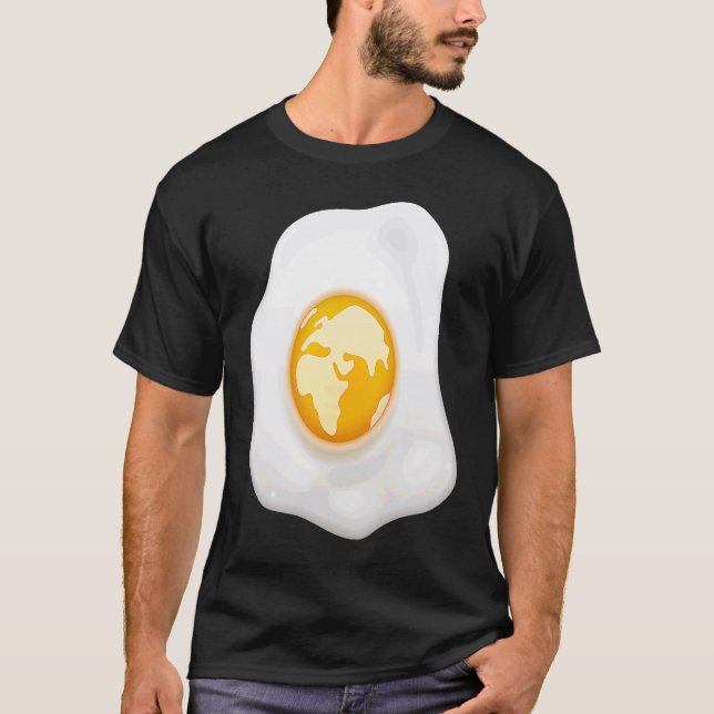 Fried Egg With Earth Globe on Yolk Costume T Shirt (Framsida)
