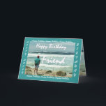 FRIEND - Grattis på födelsedagen - Man och Vinkara Kort<br><div class="desc">Det här kortet med en man som tittar ut i havet vinkarare är ett födelsedagskort med ett upphetsat och inspirerande tema. Den inre texten är helt anpassade. Om du vill se mer av den här designen skriver du in eller klipper ut och klistrar in i Zazzles sökruta: Jaclinart födelsedagspresent, havsvåg...</div>