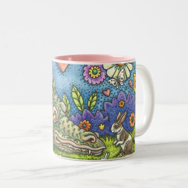 FRIENDLY PÅSK DRAGON ON BUNNY TRAIL Cute Fantasy Två-Tonad Mugg (Framsida höger)