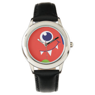 Friendly utomlands barn i orangen ansikte tittar p armbandsur