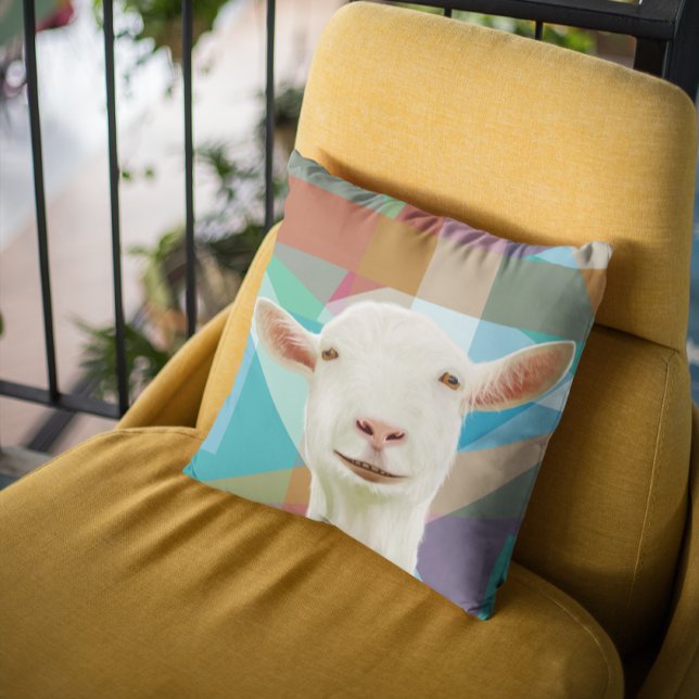 Friendly White Goat Colorful Geometric Background Kudde (Skapare uppladdad)