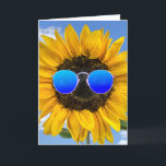 Friends födelsedag Solrossolrossar Kort<br><div class="desc">En ljus gult solrossolrossolglasögon med blå linser mot sommarbakgrund i himmel. Inre text kan ändras.</div>