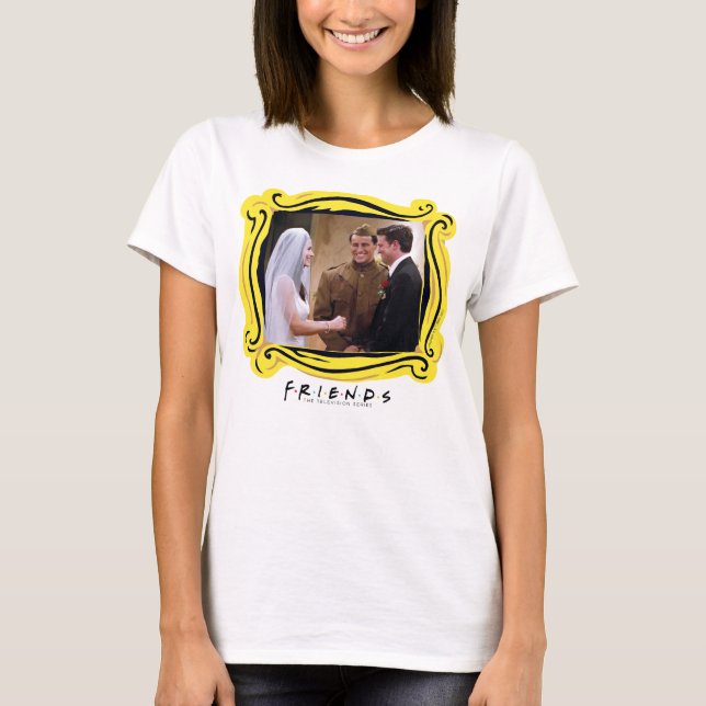 FRIENDS™ | Joey gifter sig med Monica & Chandler T Shirt (Framsida)