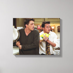 FRIENDS™ Joey och Chandler skrämmer sig själva Canvastryck