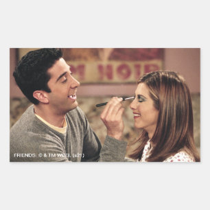 FRIENDS™   Ross gör Rachels smink Rektangulärt Klistermärke