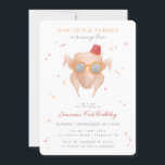 Friends T.V. Series | Turkiet första födelsedag Inbjudningar<br><div class="desc">Fira din kommande födelsedag med FRIENDS™ "Turkey Chalkboard Birthday Invation". Den här inbjudan inspireras av det älskade TV-programmet och tillför en liten bit humor och nostalgi till ditt speciella evenemang. Med den ikoniska kalkonen med solglasögon och en fez, som påminner om Monica oförglömliga Thanksgiving-ögonblick, inställt mot en kritbakgrund, fångar den...</div>