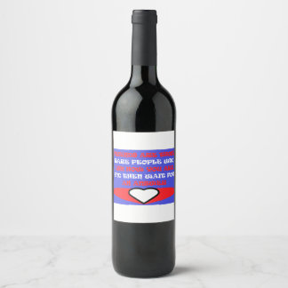 Friends themed colors red blue white design   vinflaska etikett