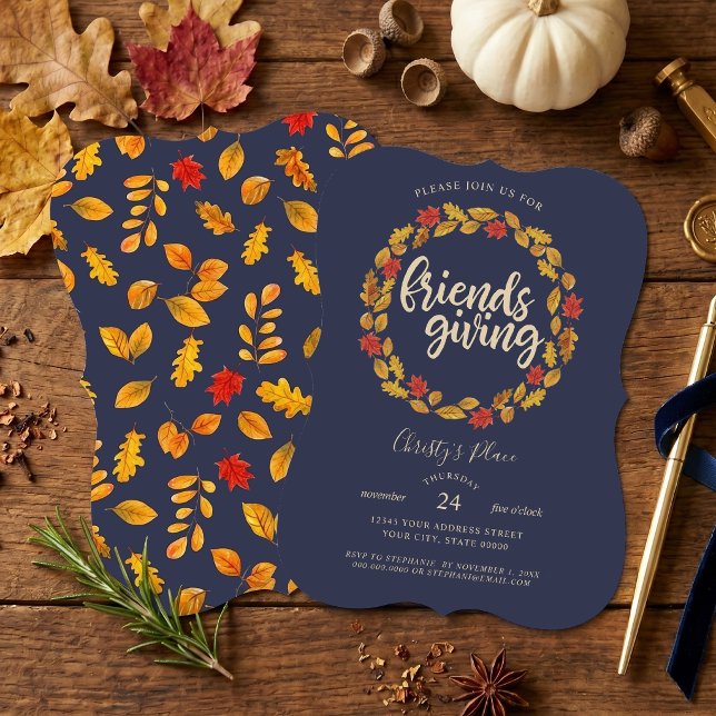 Friendsgiving Marin Höstbladskrans Inbjudningar (Invite your family and friends to your Friendsgiving day feast with this autumn leaf design. )
