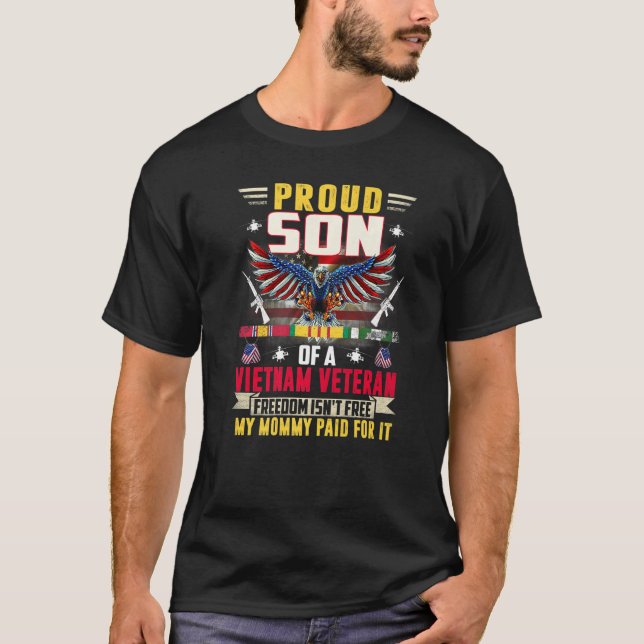Frihet är inte fritt stolt över en vietnamesisk ve t shirt (Framsida)