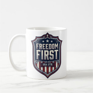 Frihet Först USA 1776 Patriotisk Sköld T-Shirt De Kaffemugg
