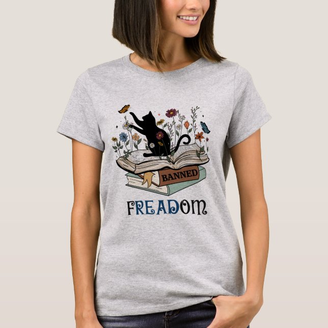 FRIHET - Katt & Bokar - Jag läste Bannat Bokar T Shirt (Framsida)