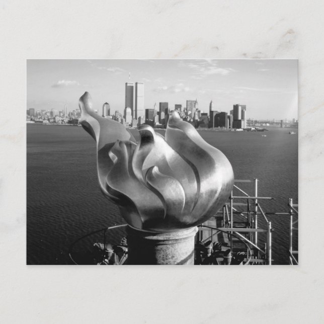 Frihetsgudinnan Flame och Manhattan Skyline Vykort (Framsida)