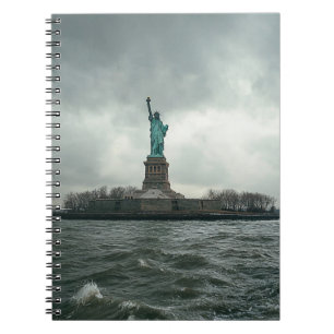 Frihetsgudinnan i Storm Notebook Anteckningsbok