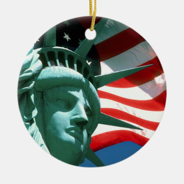 FRIHETSGUDINNAN MED AMERIKANSKA FLAGGAN JULGRANSPRYDNAD KERAMIK (Framsidan)