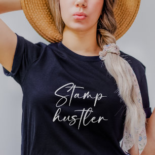 Frimärke Hustler White Script Notary Public Navy B T Shirt