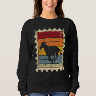 Frimärke med en solnedgång galopperande häst t shirt