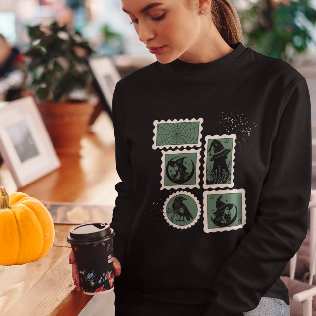 Frimärke med Halloween Symbols T Shirt (This item is for display purposes only to illustrate the design element. )