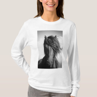 Frisisk hingst i vinden. t-shirt