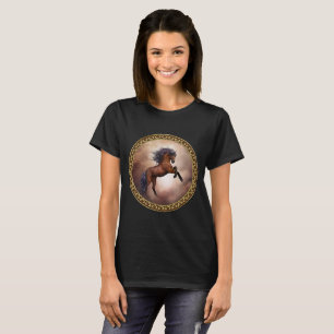 Frisiska bruna hästar som föds upp med mistmoln t-shirt