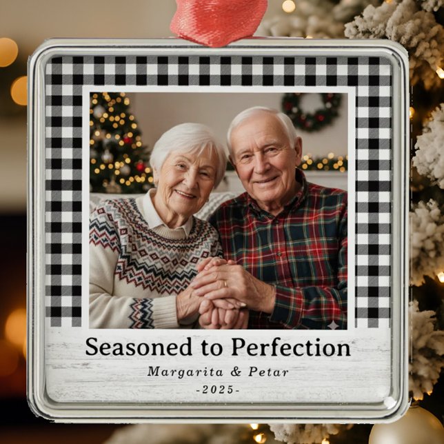 Fröat till Perfektion - Farföräldrar Foto Julgransprydnad Metall (Cozy gingham frame, rustic charm — “Seasoned to Perfection” holiday photo ornament design.)
