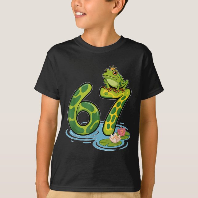 Frog Number 67 Or 67th Birthday Cool Meme Six Seve T Shirt (Framsida)