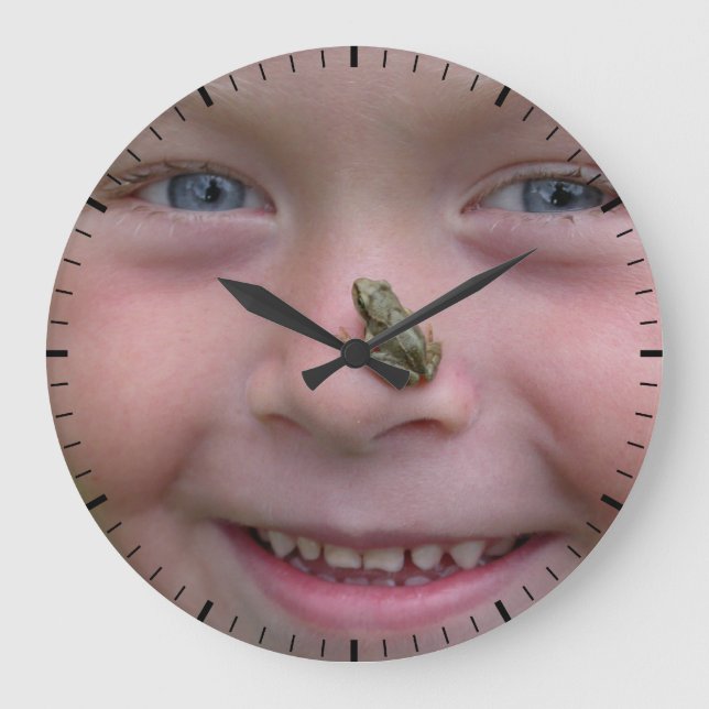 Frog on Nose Stor Klocka (Framsida)
