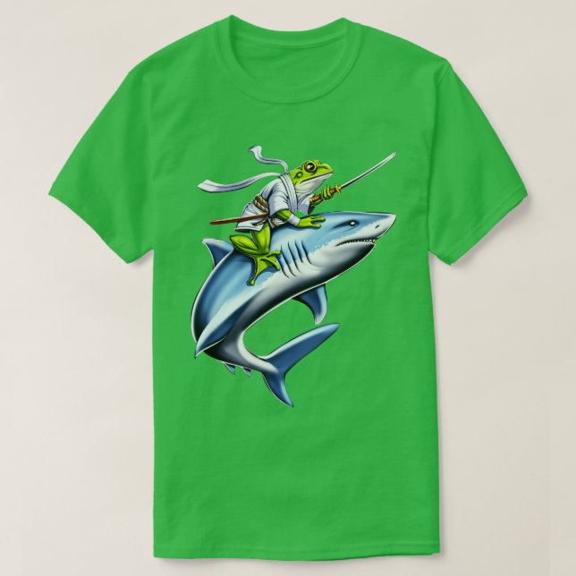 Frog Samurai Ninja Riding Shark T Shirt (Design framsida)