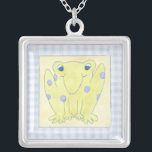 Frog Trio på Gingham Trasa Silverpläterat Halsband<br><div class="desc">En lycklig-trio grodor är subjekt av Megan Meagher,  som arbetar med denna gingham trasa. Se upp,  insektra,  grodorna är på jakt. Beställ ditt exemplar av fantastisk biet i dag!</div>