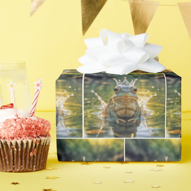 Frog Wearing a Vatten Stänk Krona Presentpapper (Födelsedagsfest)