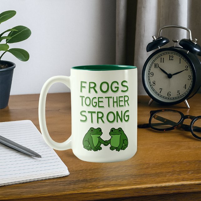 Frogs Together Strong Portland Frog Protest Två-Tonad Mugg (Skapare uppladdad)