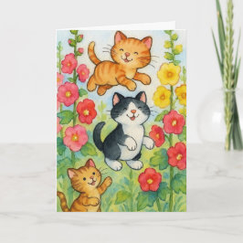 Frolickande Land-katter i Blomsterträdgård Birthda Kort