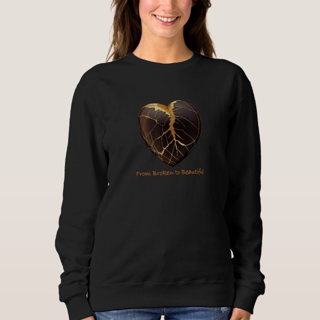 From Broken to Beautiful  Heart Repaired with Gold T Shirt (Framsida)