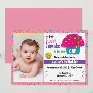 Frostade Cupcakes Regnbågssprinkles Whimsical Bakn Inbjudningar