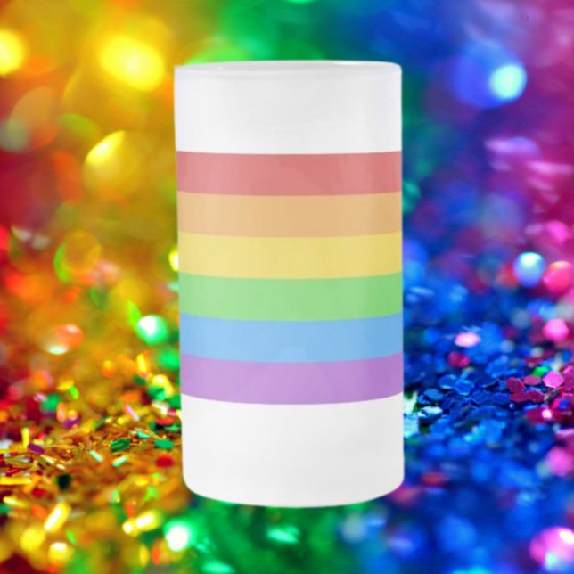 Frosted Pride: Regnbågsflagga Frostat Ölglas (Skapare uppladdad)