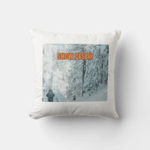 Frosty Dreams: Snö Fält Pillow Cover