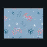 Frosty the Snowman Blå Snöflingemönster Helg Vykort<br><div class="desc">Luta dig tillbaka med Frosty the Snowman i detta roliga vintermönster,  där Frosty vinkar bland fallande snö och hans godisstrimmelogo! Mönstret passar bra på presentpapper,  mysiga fluffiga filtar och partitillbehör. Handla denna design på många fler anpassade Zazzle-produkter!</div>