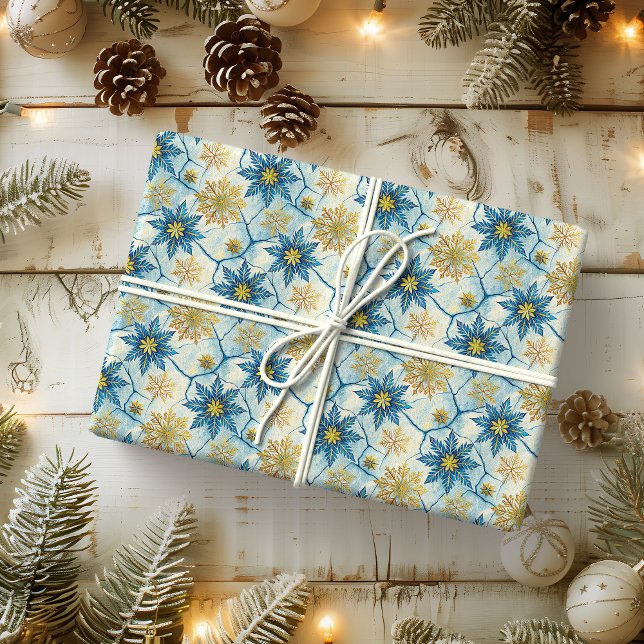 Frozen Elegance Blue and Gold Snowflake Presentpapper (Skapare uppladdad)