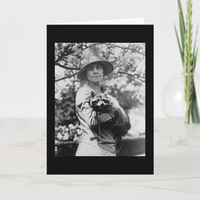 Fru Calvin Coolidge med henne Raccoon 1923 Kort (Framsida)