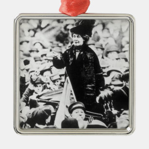 Fru Emmeline Pankhurst som tilltalar en folkmassa Julgransprydnad Metall