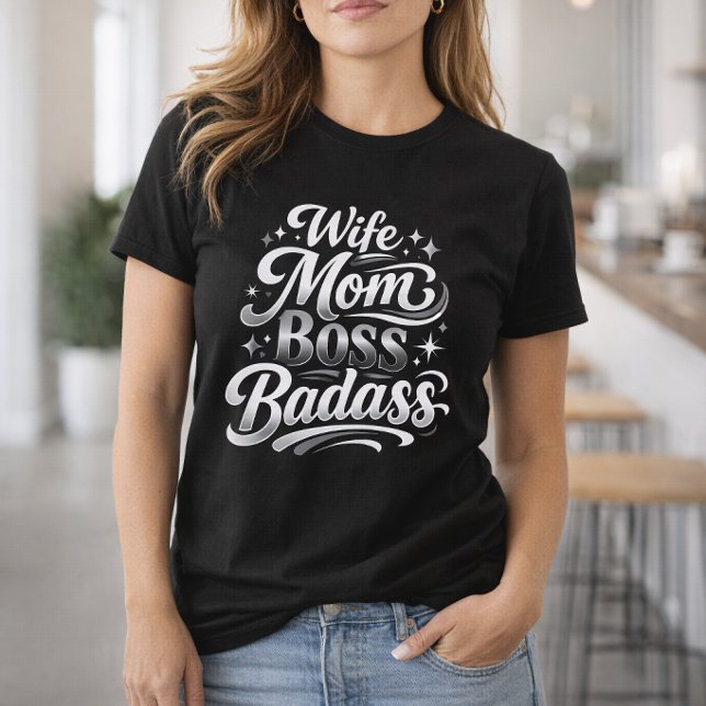 Fru Mamma Chef Badass Silver Typografi  T Shirt (Skapare uppladdad)