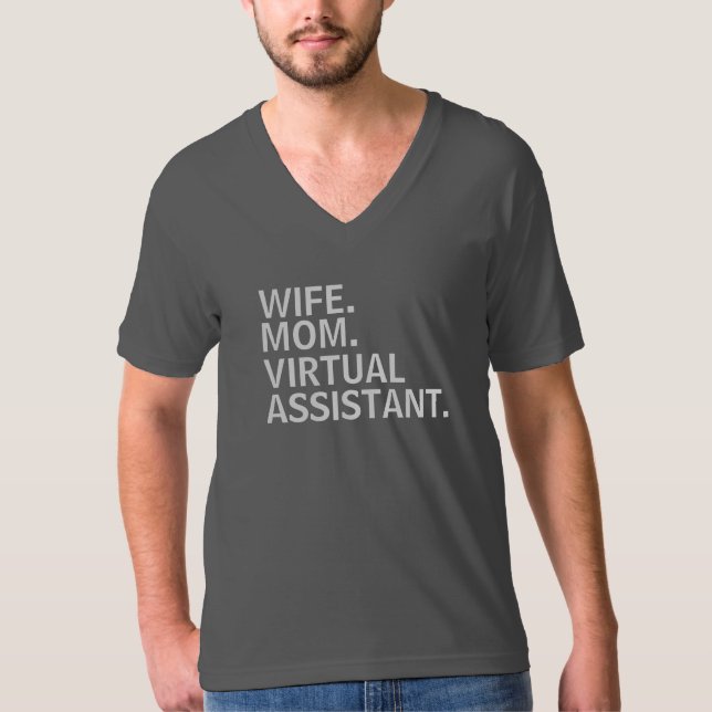 "FRU. MAMMA. VIRTUELL ASSISTENT.", T-Shirt. Tee Shirt (Framsida)