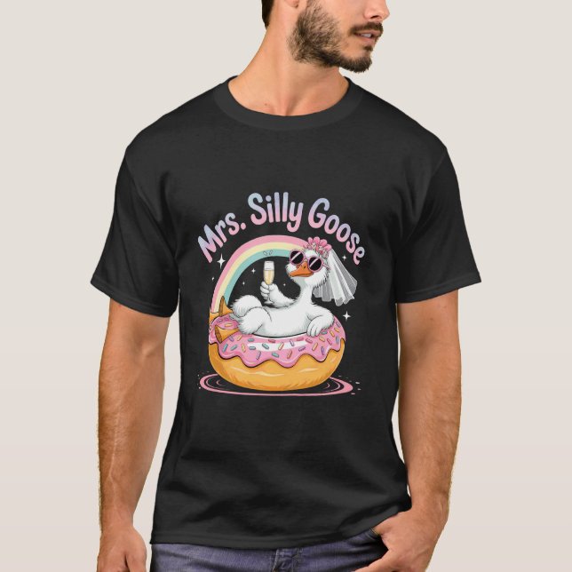 Fru Silly Goose Bridge ska gifta sig med möhippa  T Shirt (Framsida)
