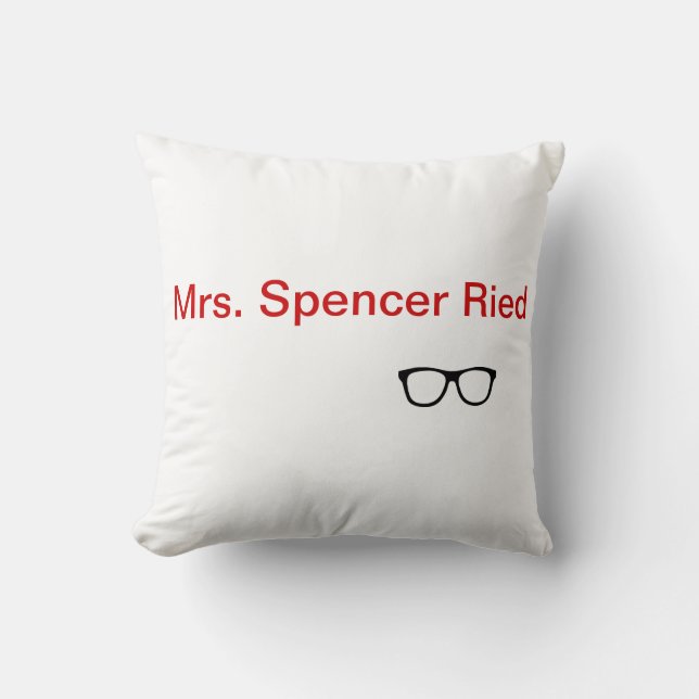 "Fru Spencer Reid" dekorativ kudde (Framsida)