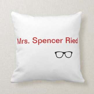 "Fru Spencer Reid" dekorativ kudde