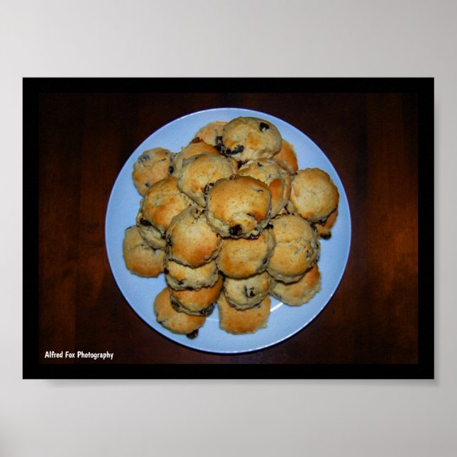Frukt-scones på träplatta poster (Framsidan)