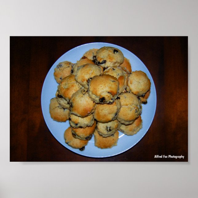 Frukt-scones på träplatta poster (Framsidan)
