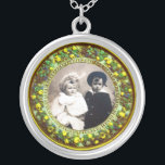 FRUKTER, FOTOMALL AV FRETINFRUKTER, RENAISSANCE SILVERPLÄTERAT HALSBAND<br><div class="desc">Elegant, klassisk, pulserande Renaissance bra konst, mästerverk från Bottega della Robbia ( Florens - Italien ) på ljusbrun, gult, grönt, färg.</div>